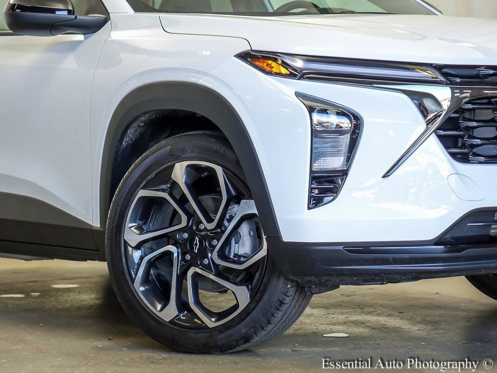 Used 2025 Chevrolet Trax RS image 4