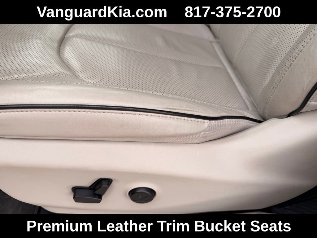 Used 2021 Chrysler Pacifica Limited w/ Uconnect Theater Family Group image 15