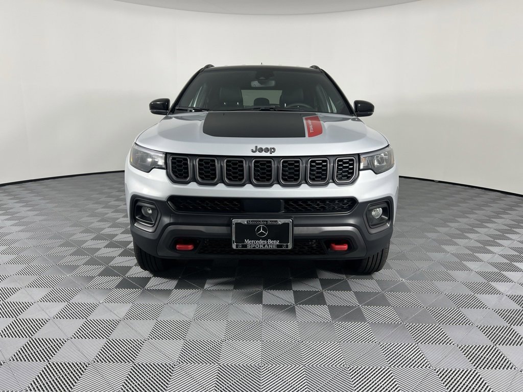 Used 2024 Jeep Compass Trailhawk image 3