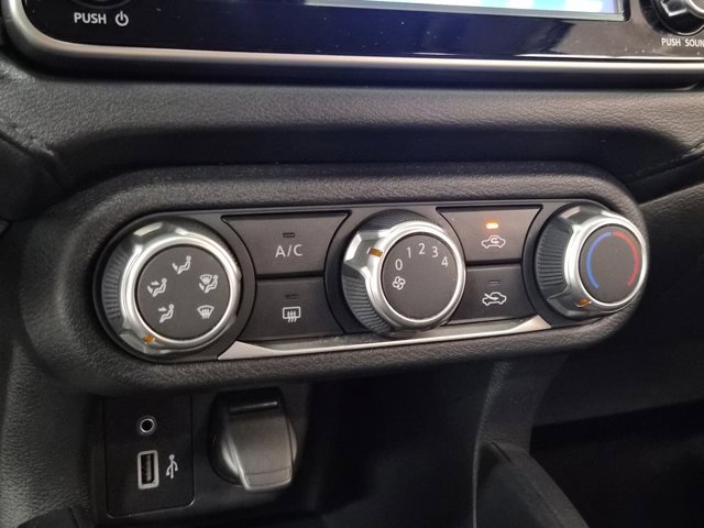 Used 2023 Nissan Versa S w/ Trunk Package image 28