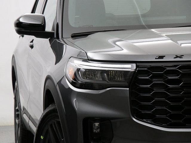New 2026 Ford Explorer ST image 4