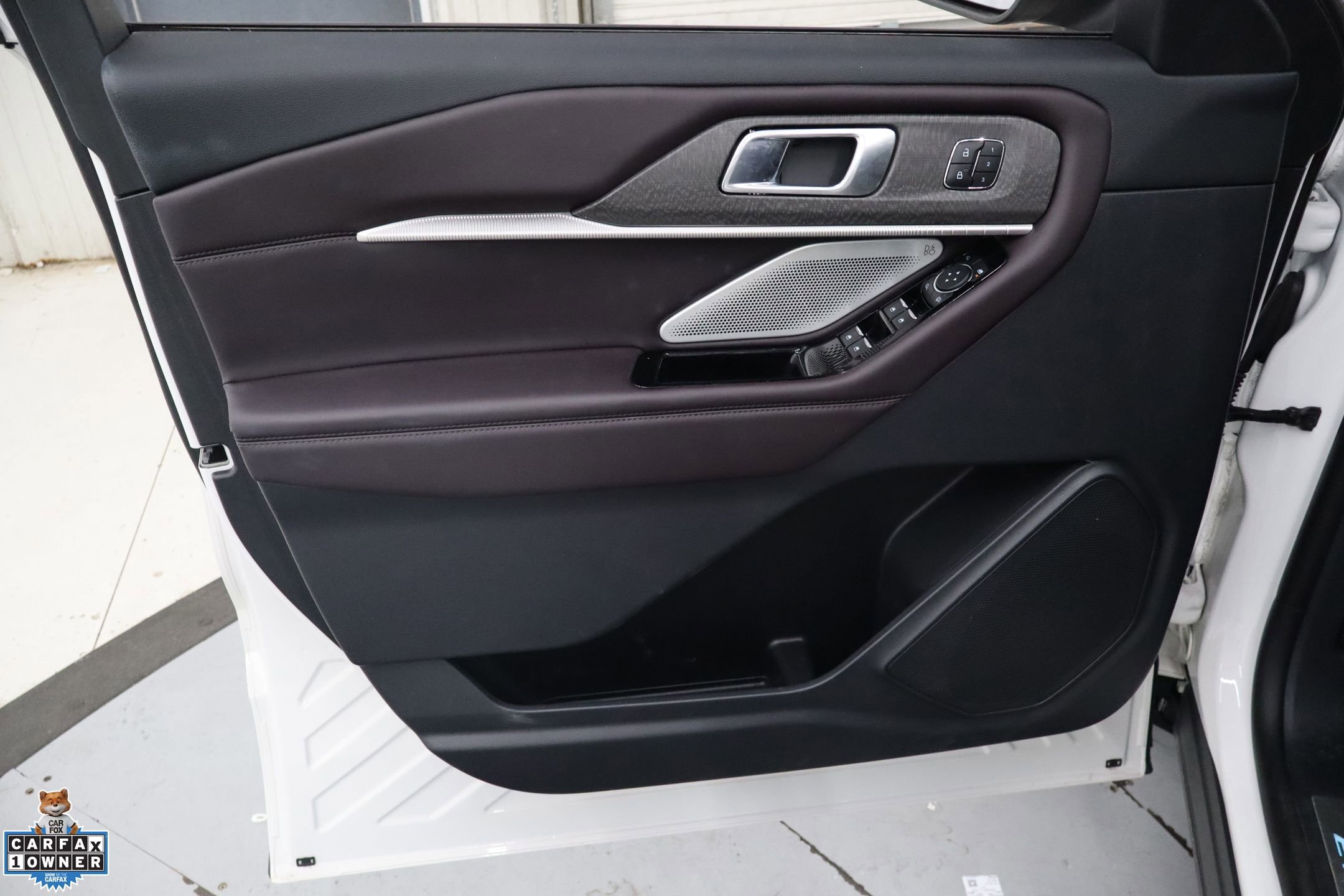 Used 2025 Ford Explorer Platinum image 14