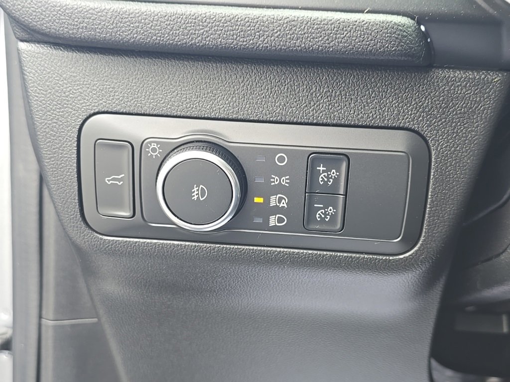 Used 2022 Ford Escape SEL image 16