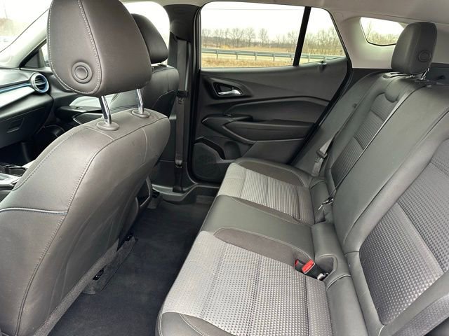 Used 2025 Chevrolet Trax LT image 17