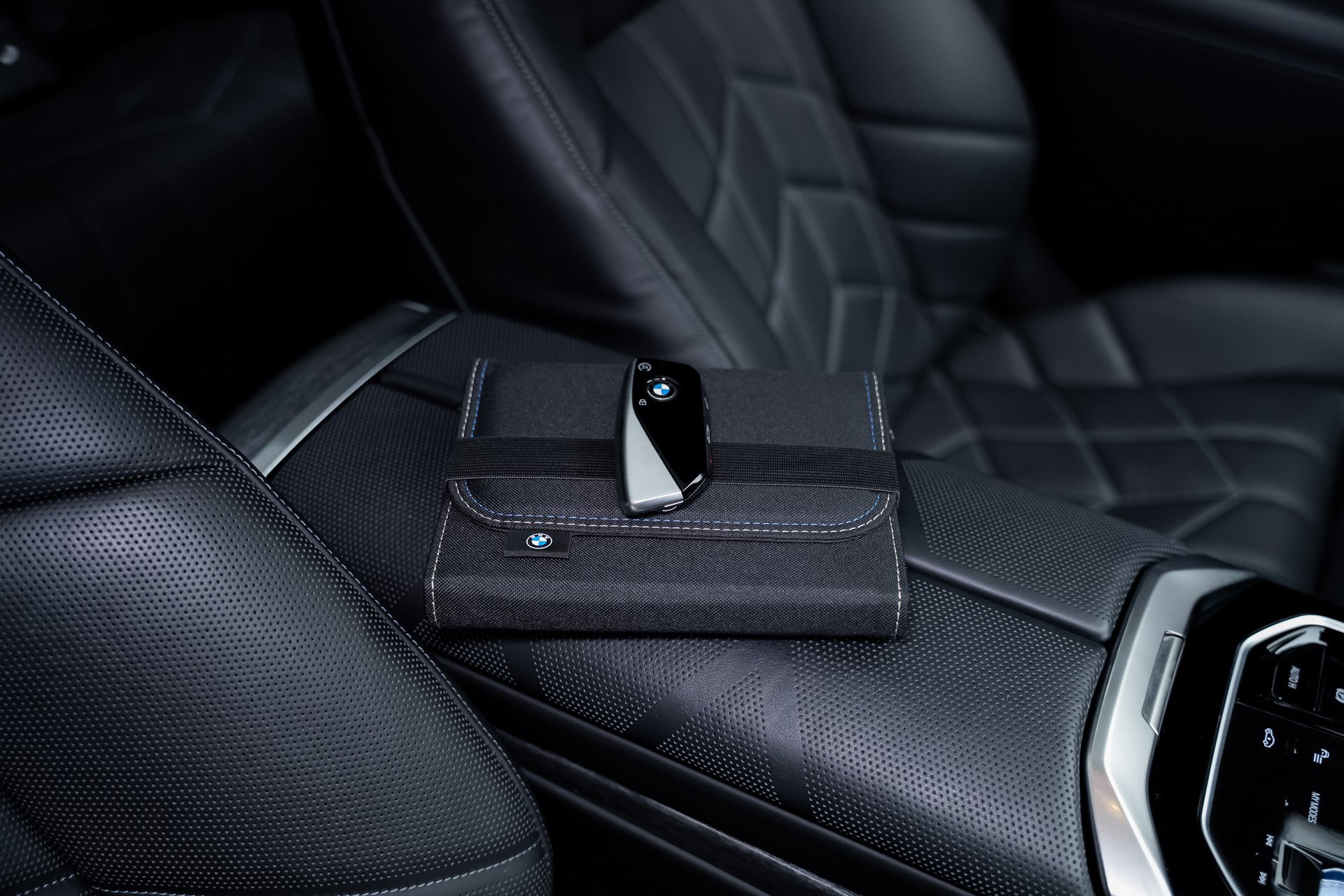 Used 2023 BMW i7 xDrive60 w/ Executive Package 2 image 80