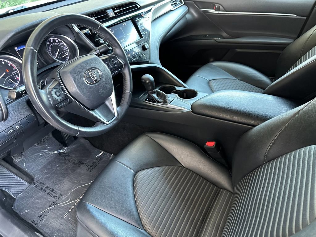 Used 2018 Toyota Camry SE FWD image 9