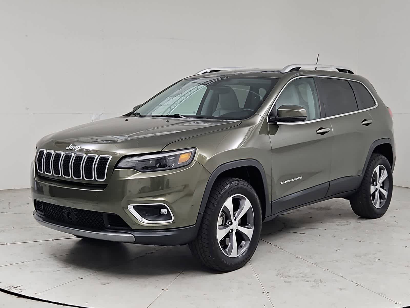 Used 2019 Jeep Cherokee Limited w/ Technology Group AWD/4WD image 1