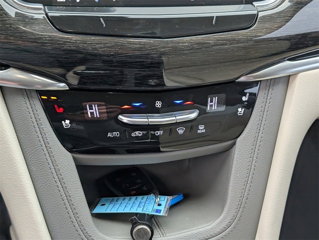 Used 2020 Cadillac XT6 Premium Luxury image 28