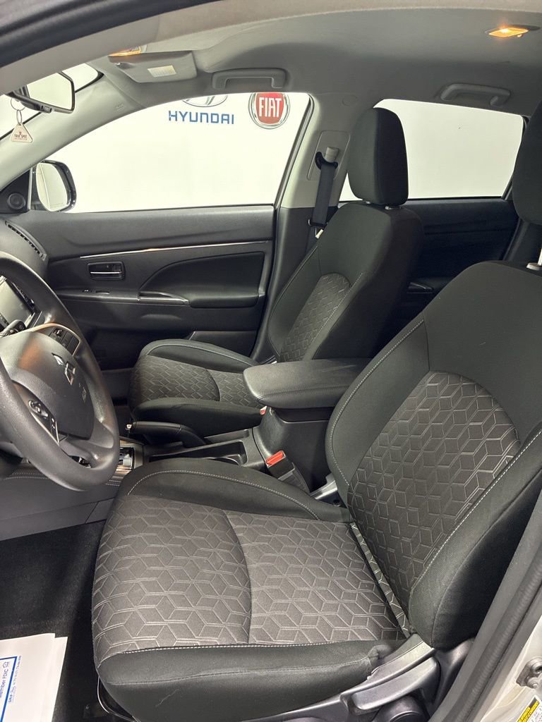 Used 2024 Mitsubishi Outlander Sport ES image 9