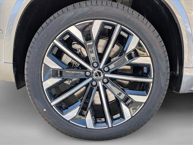 New 2026 Volvo XC90 T8 Plus w/ Protection Package AWD/4WD image 10