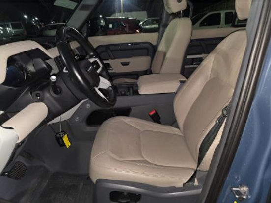 Used 2023 Land Rover Defender 110 SE AWD/4WD image 4