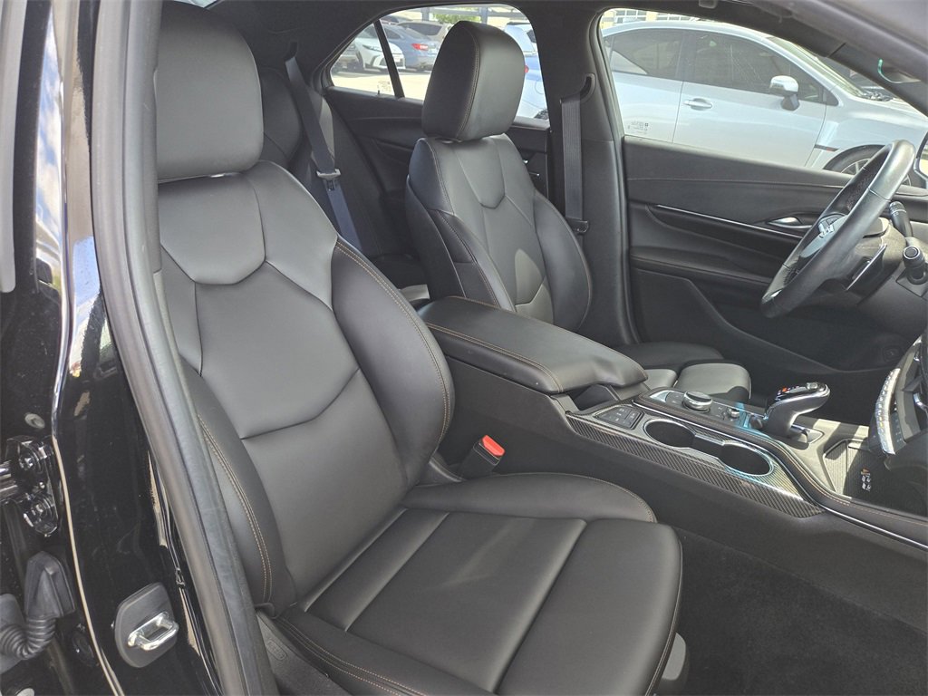 Used 2022 Cadillac CT4 V image 28