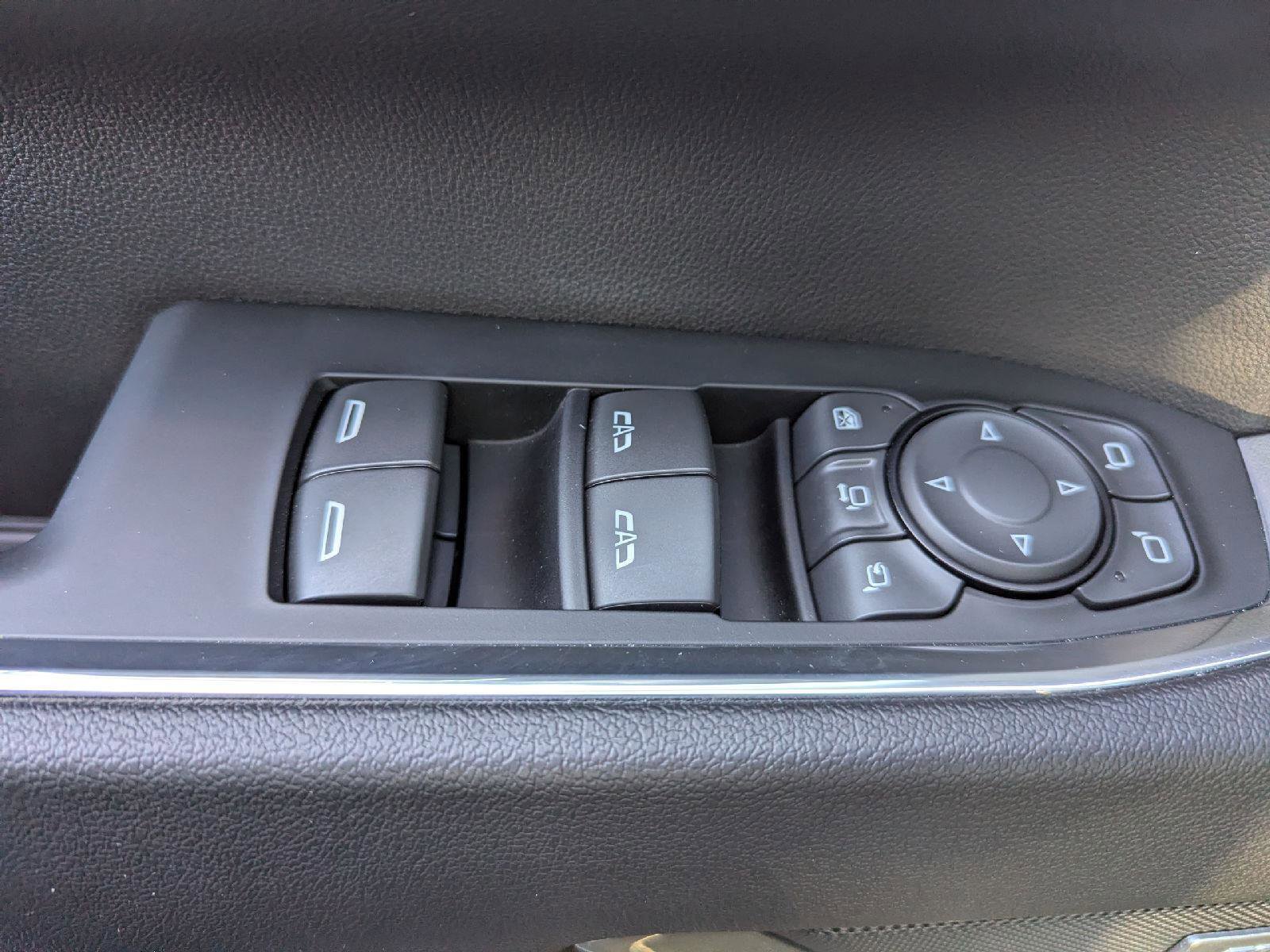 Certified 2024 Chevrolet Silverado 2500 LTZ w/ LTZ Convenience Package image 26