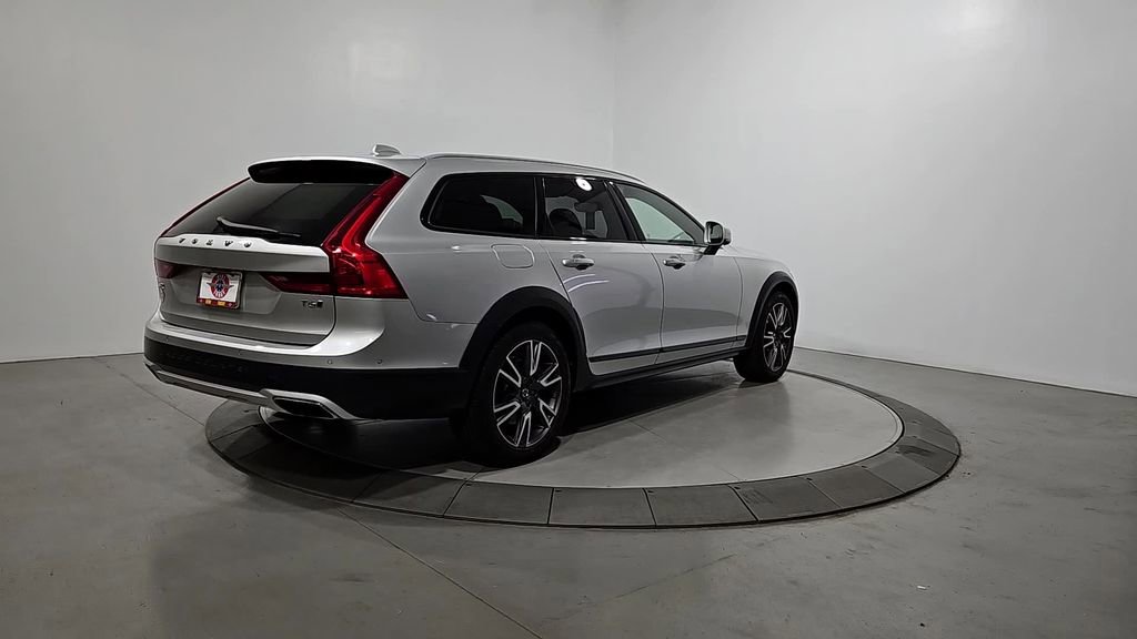 Used 2017 Volvo V90 T6 Cross Country AWD/4WD image 5