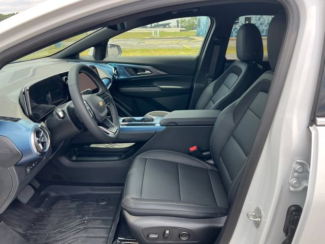 New 2026 Chevrolet Equinox EV LT AWD/4WD image 4