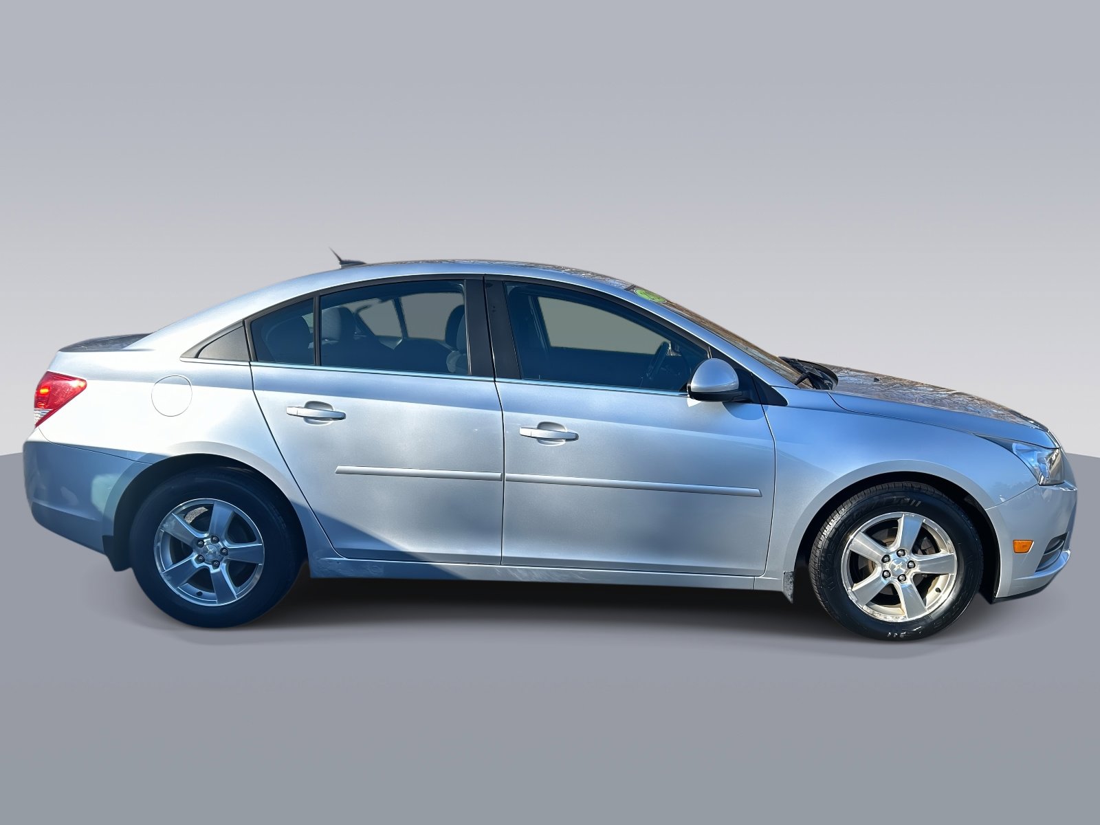 Used 2013 Chevrolet Cruze LT image 2