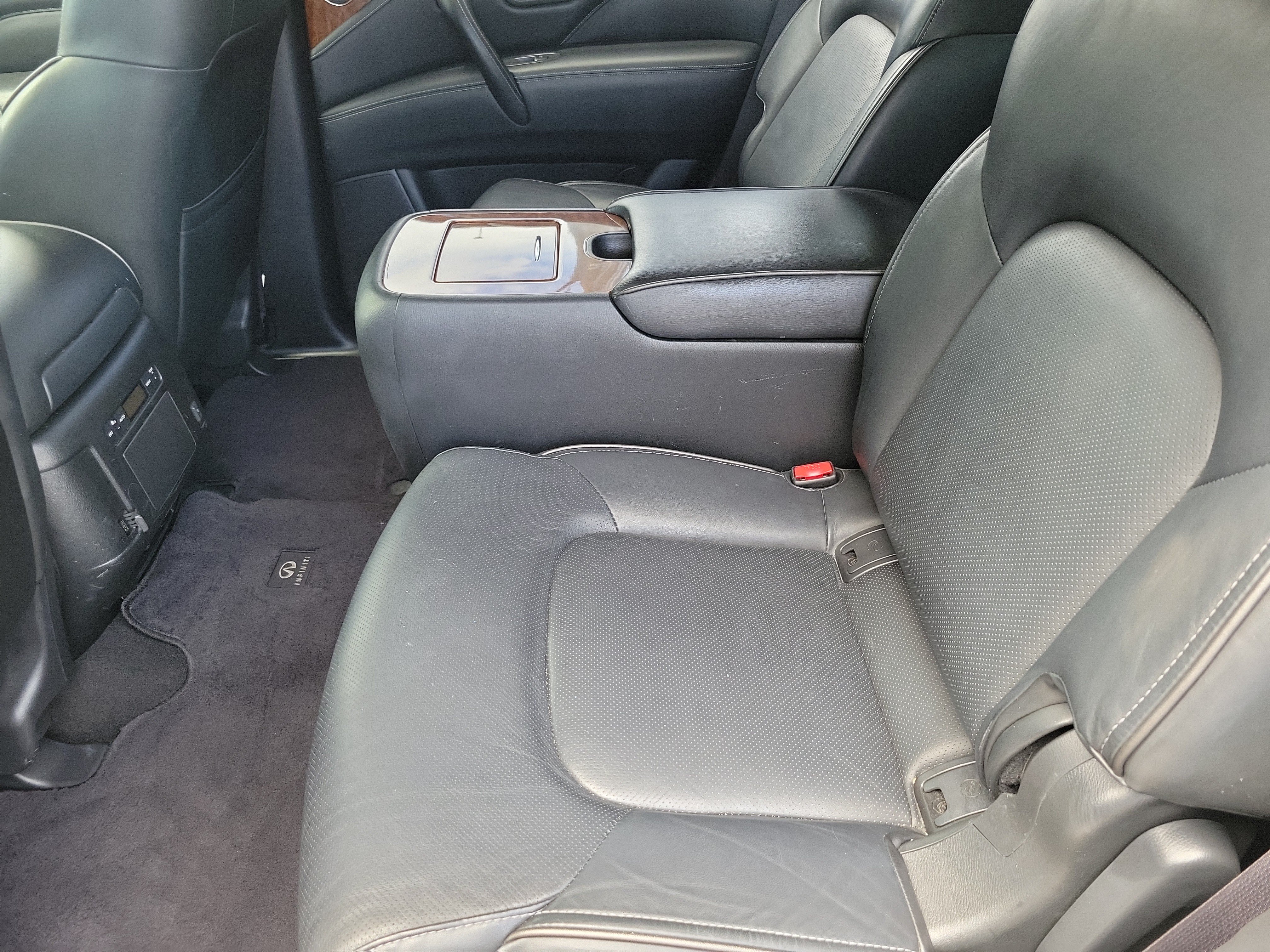 Used 2019 INFINITI QX80 Luxe w/ All-Season Package RWD image 11