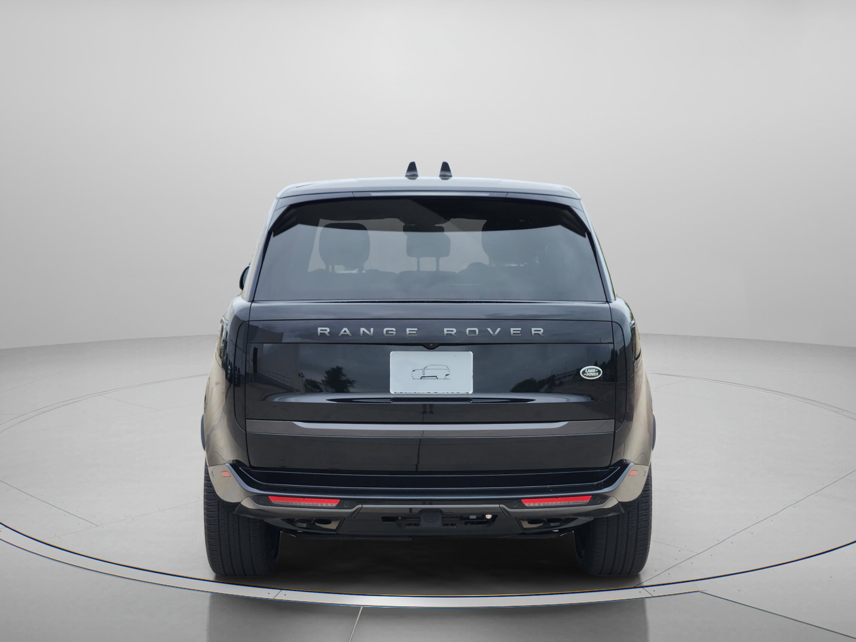 Used 2023 Land Rover Range Rover Long Wheelbase SE AWD/4WD image 4