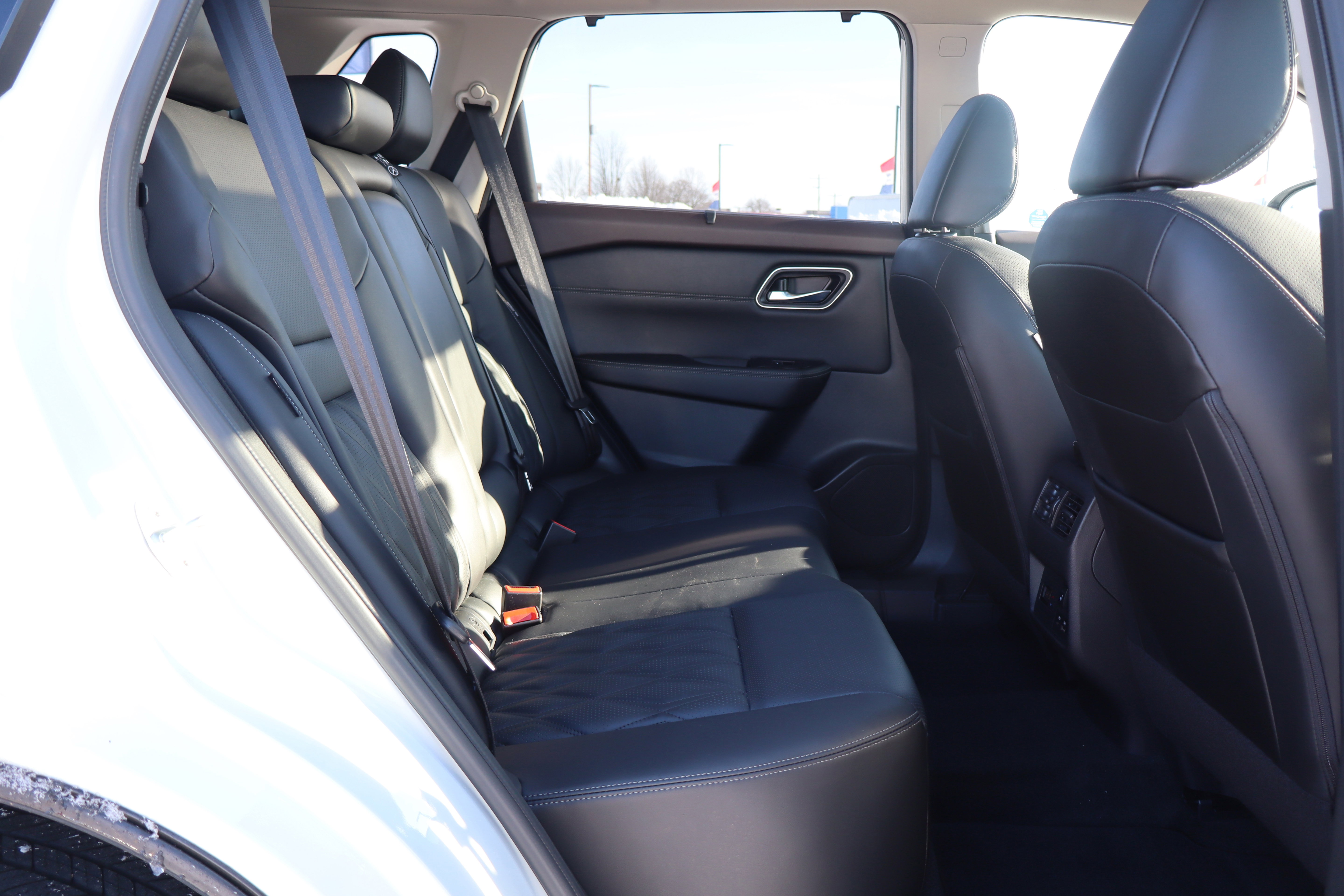 Used 2023 Nissan Rogue Platinum w/ Platinum Premium Package image 12