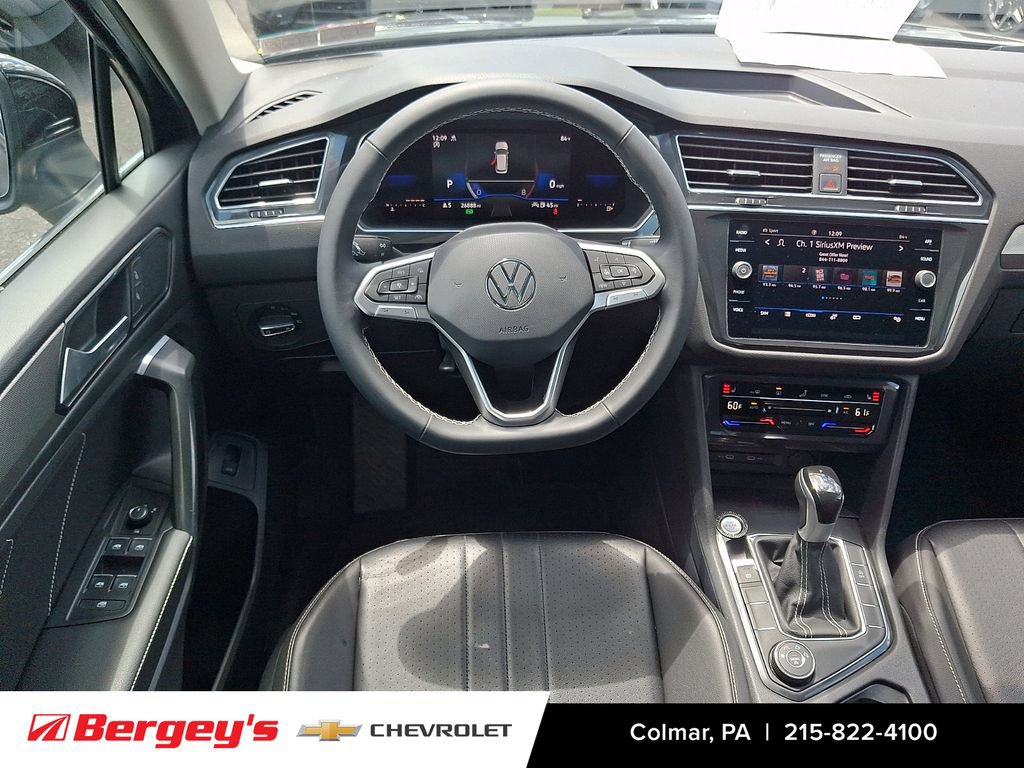 Used 2022 Volkswagen Tiguan SE AWD/4WD image 14