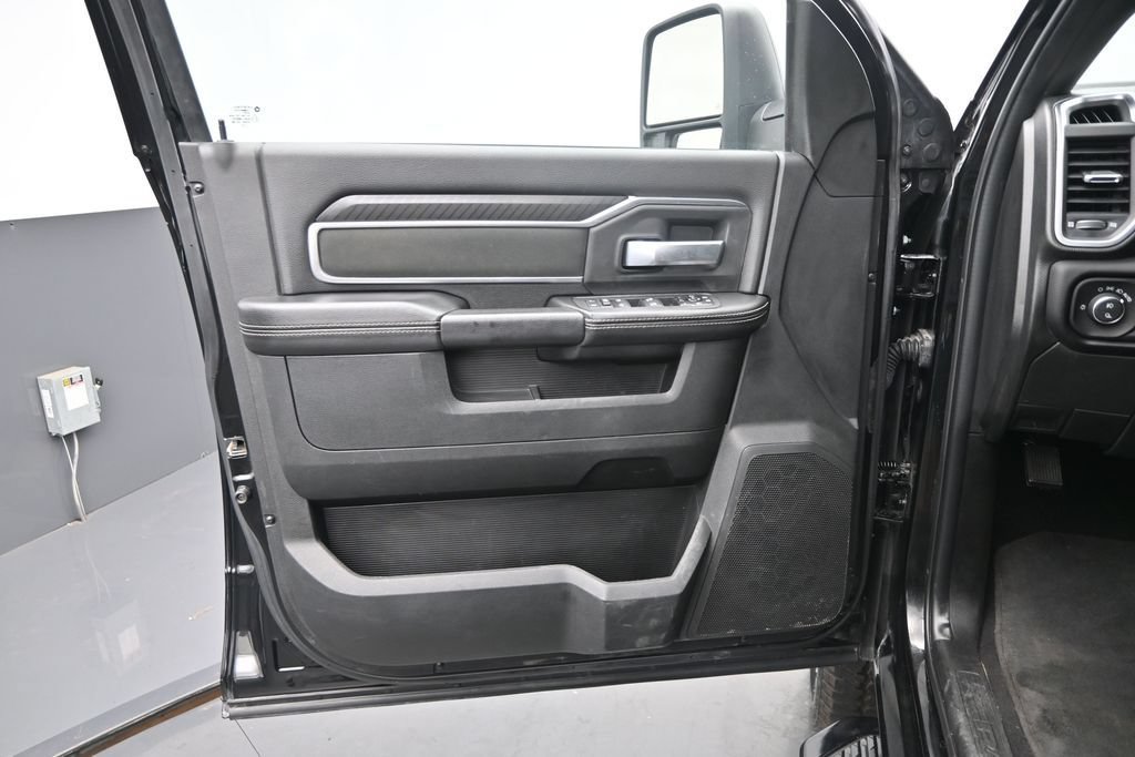 Used 2025 RAM 2500 Big Horn AWD/4WD image 12