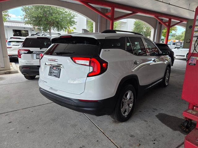 Used 2024 GMC Terrain SLE w/ Driver Convenience Package FWD image 13