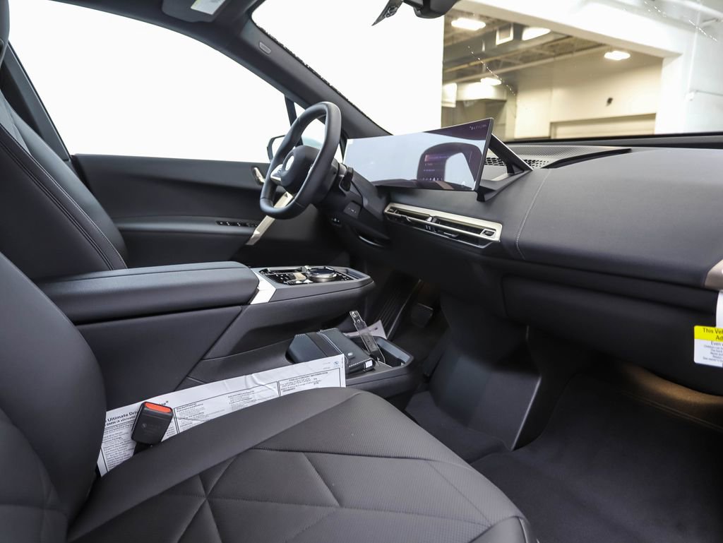 Used 2026 BMW iX xDrive60 w/ Premium Package image 30