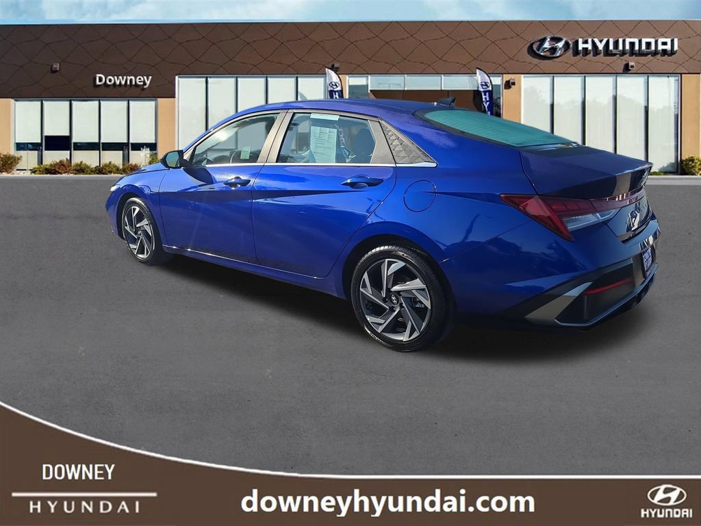 Used 2025 Hyundai Elantra SEL FWD video 3