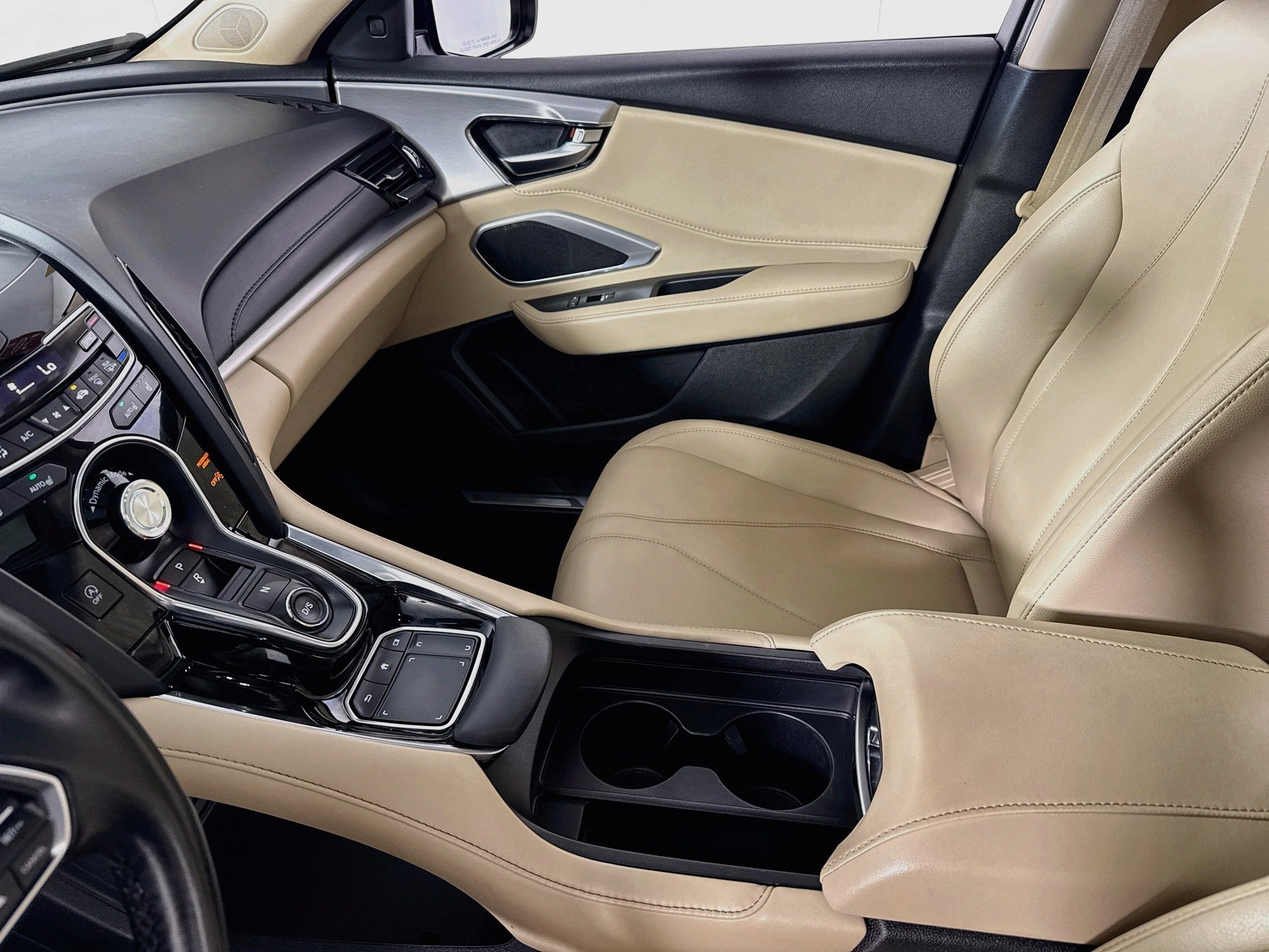 Used 2024 Acura RDX SH-AWD image 25
