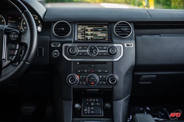 Used 2015 Land Rover LR4 HSE AWD/4WD image 16