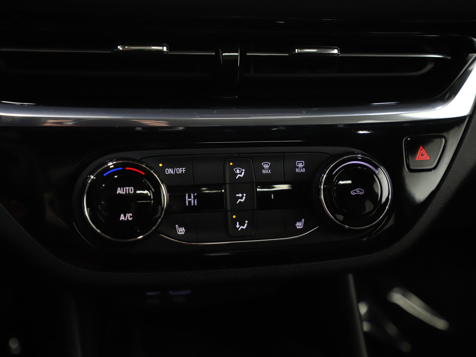 Used 2024 Buick Envista Sport Touring w/ Experience Buick Package image 23