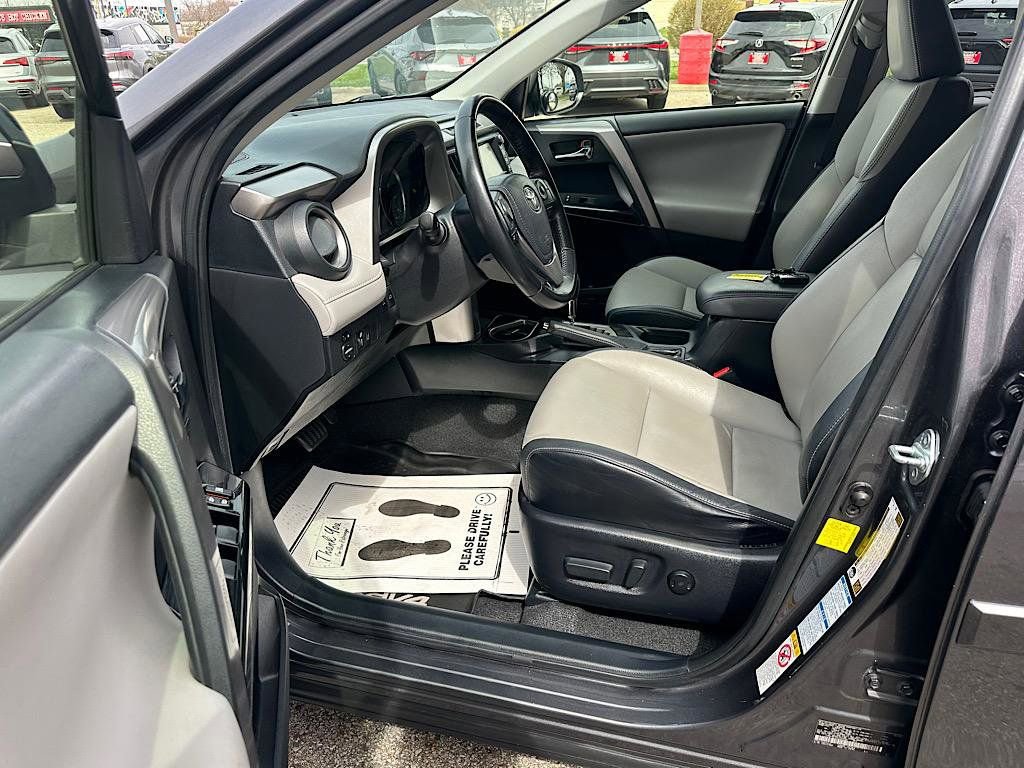 Used 2016 Toyota RAV4 Limited w/ Advanced Technology Package image 13
