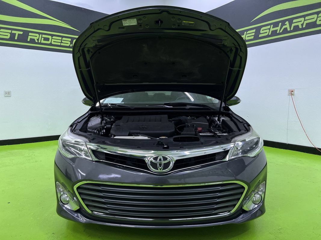 Used 2015 Toyota Avalon XLE Touring FWD image 4