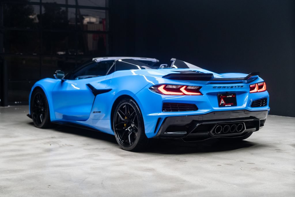 Used 2025 Chevrolet Corvette Z06 RWD image 20