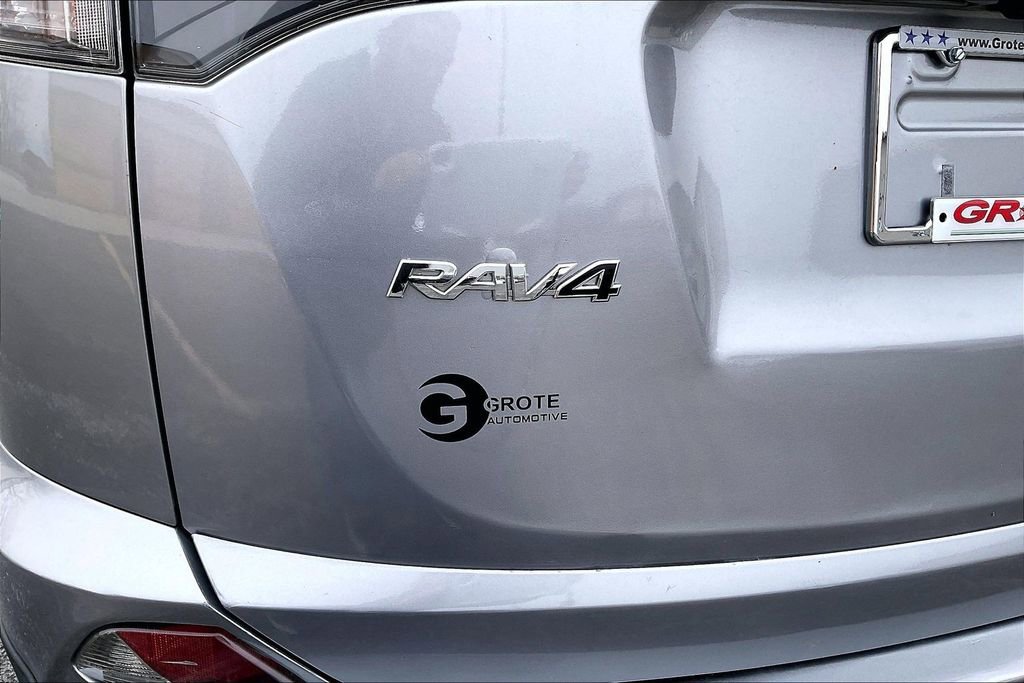 Used 2017 Toyota RAV4 XLE w/ Plus Extra Value Package AWD/4WD image 9
