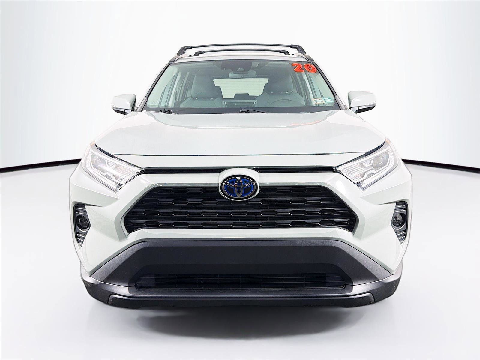 Used 2020 Toyota RAV4 XLE w/ Convenience Package image 2