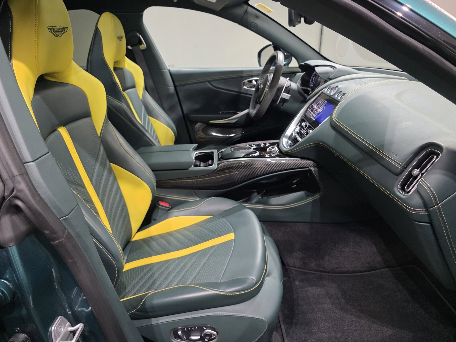 Used 2024 Aston Martin DBX 707 image 25