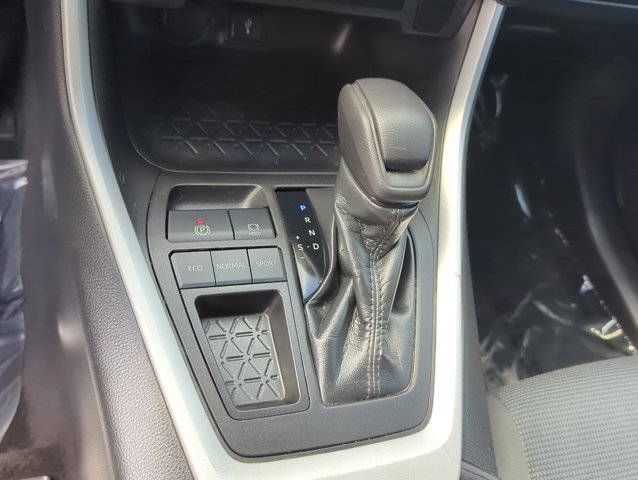 Certified 2021 Toyota RAV4 LE FWD image 23