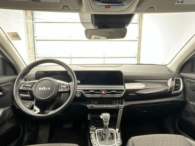 Used 2025 Kia Seltos S image 4