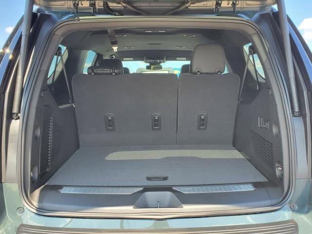 New 2026 Chevrolet Suburban Z71 w/ Comfort Package image 8