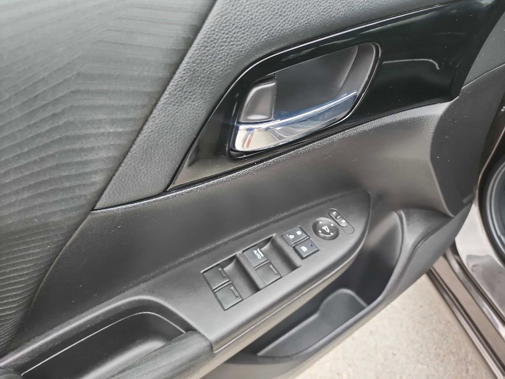 Used 2016 Honda Accord LX image 17