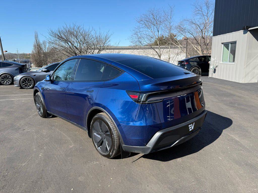 Used 2026 Tesla Model Y Long Range AWD/4WD image 7