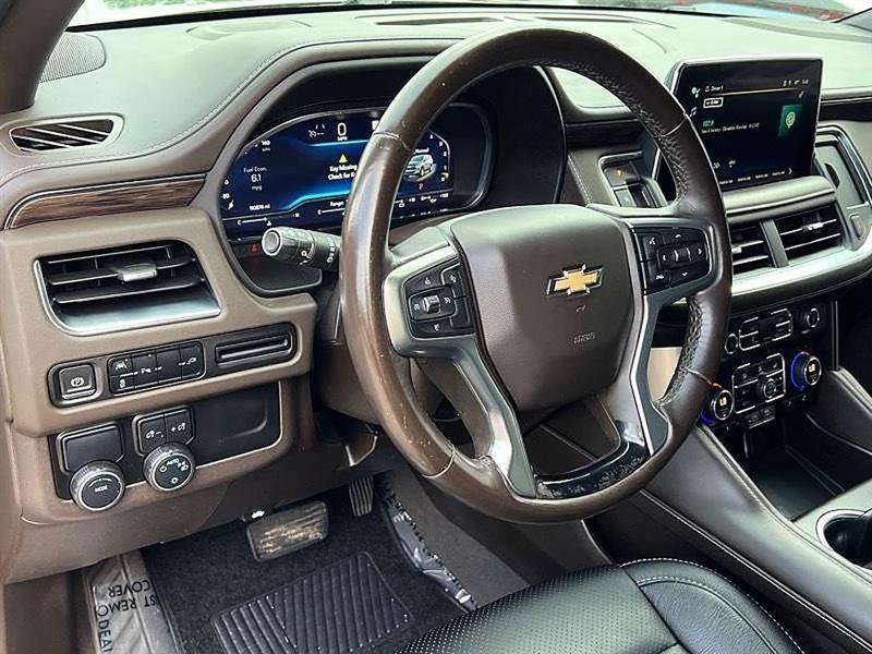 Used 2022 Chevrolet Suburban LT RWD image 15
