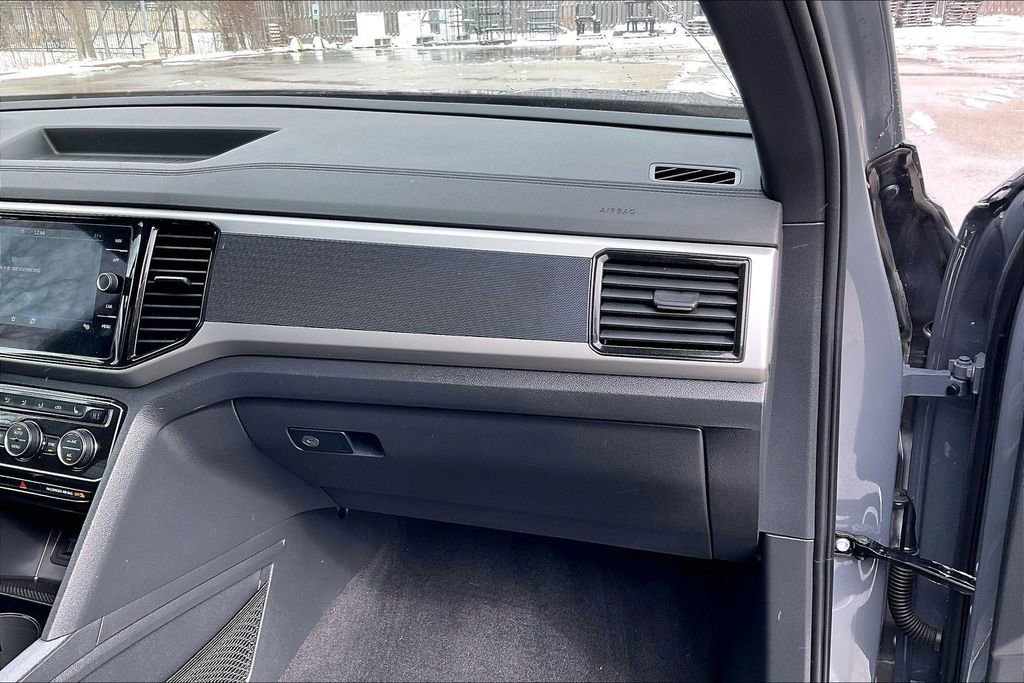 Used 2023 Volkswagen Atlas Cross Sport SEL R-Line image 16