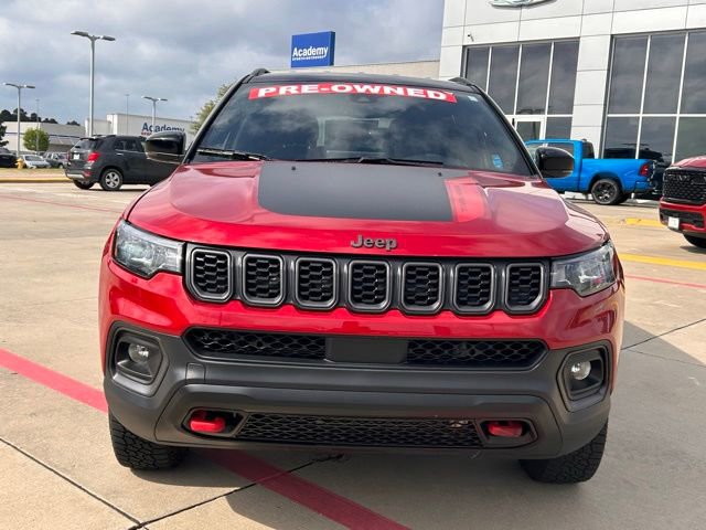 Used 2025 Jeep Compass Trailhawk AWD/4WD image 2