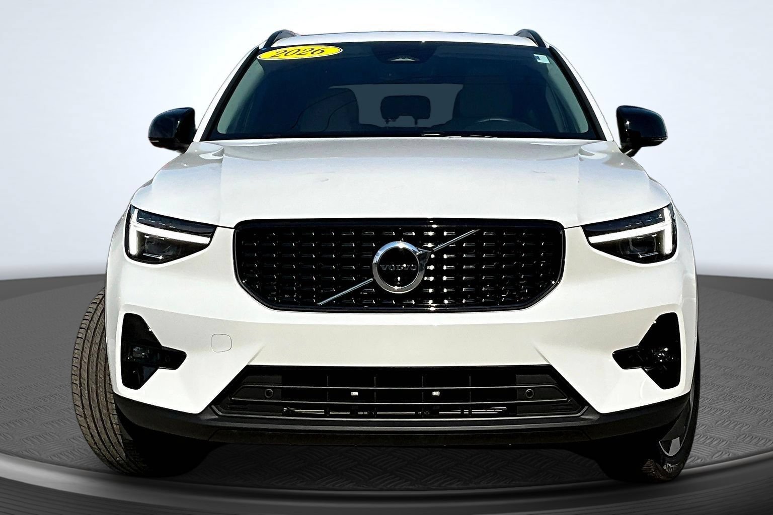 Used 2026 Volvo XC40 B5 Plus AWD/4WD image 2