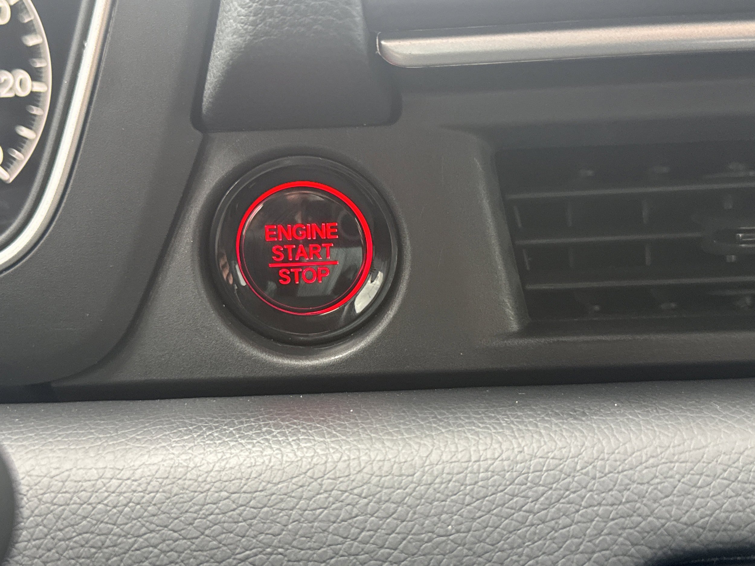 Used 2024 Honda Pilot Touring image 26