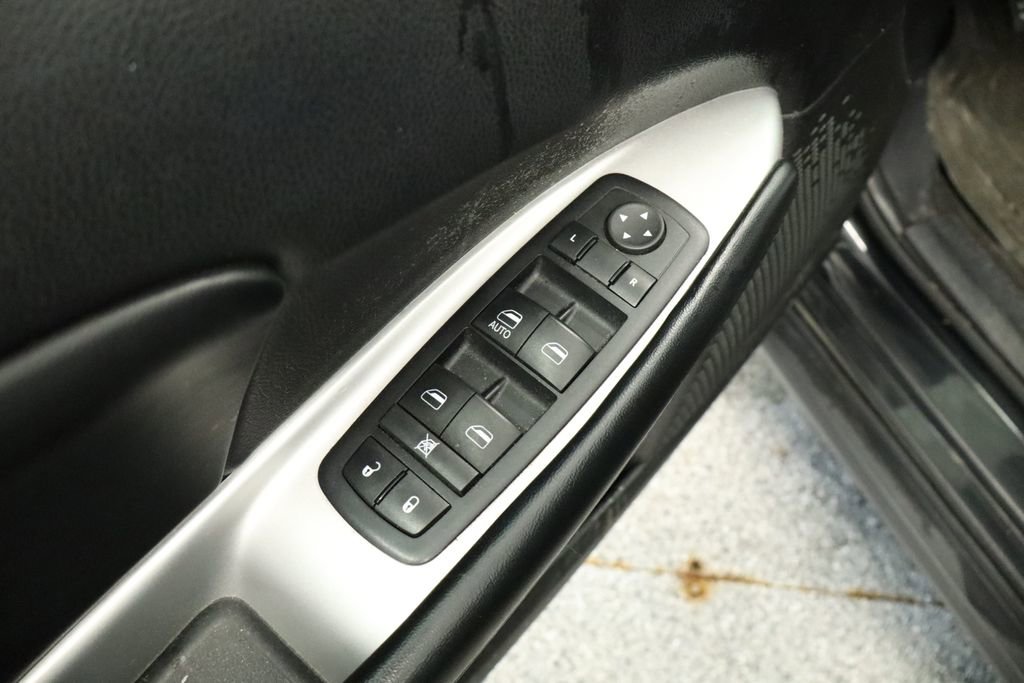 Used 2017 Dodge Journey SXT w/ Comfort/Convenience Group image 26