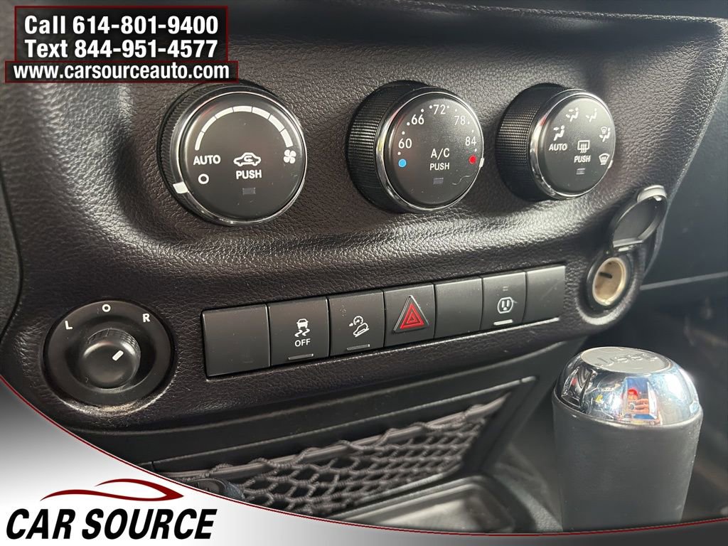 Used 2018 Jeep Wrangler Sahara w/ Connectivity Group image 23