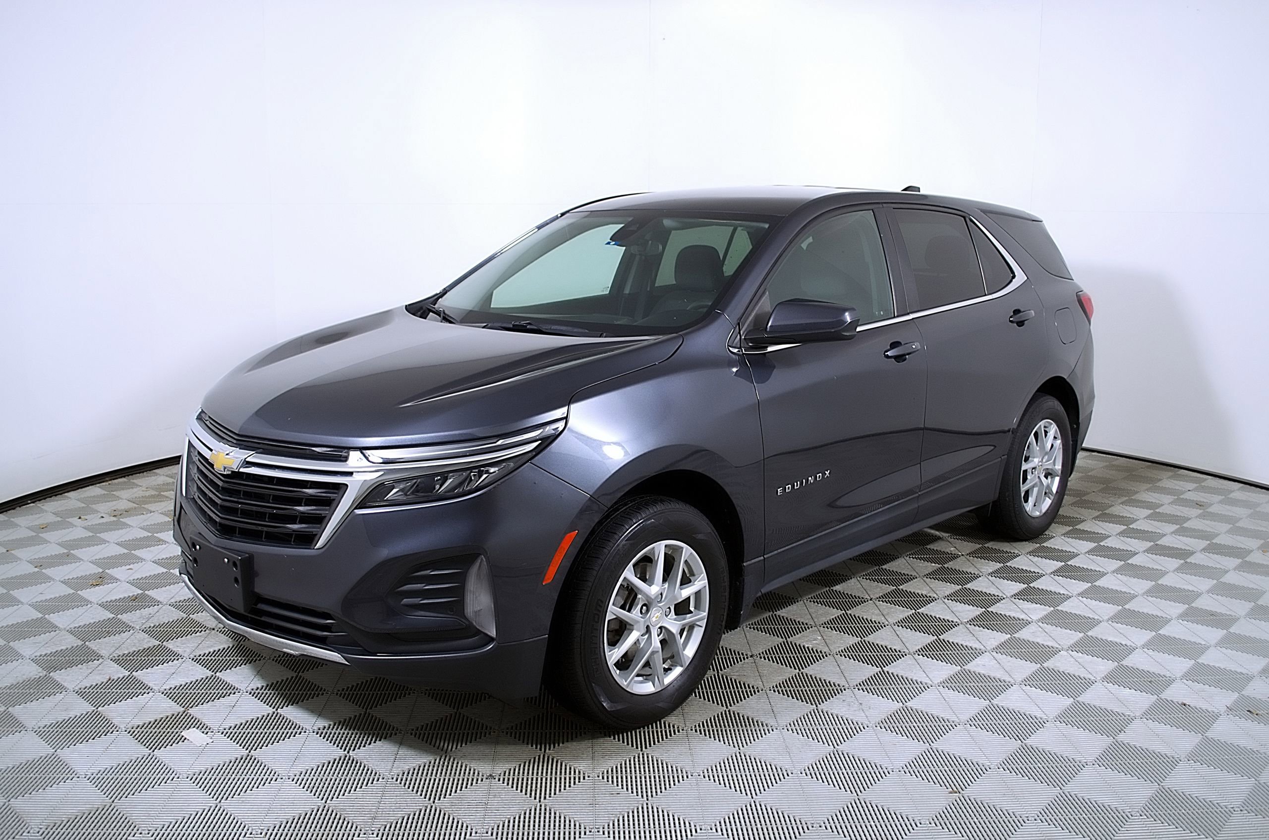 Used 2023 Chevrolet Equinox LT w/ LPO, Floor Liner Package AWD/4WD image 3
